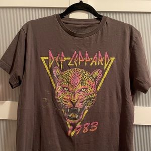 Def Lepprd band tee